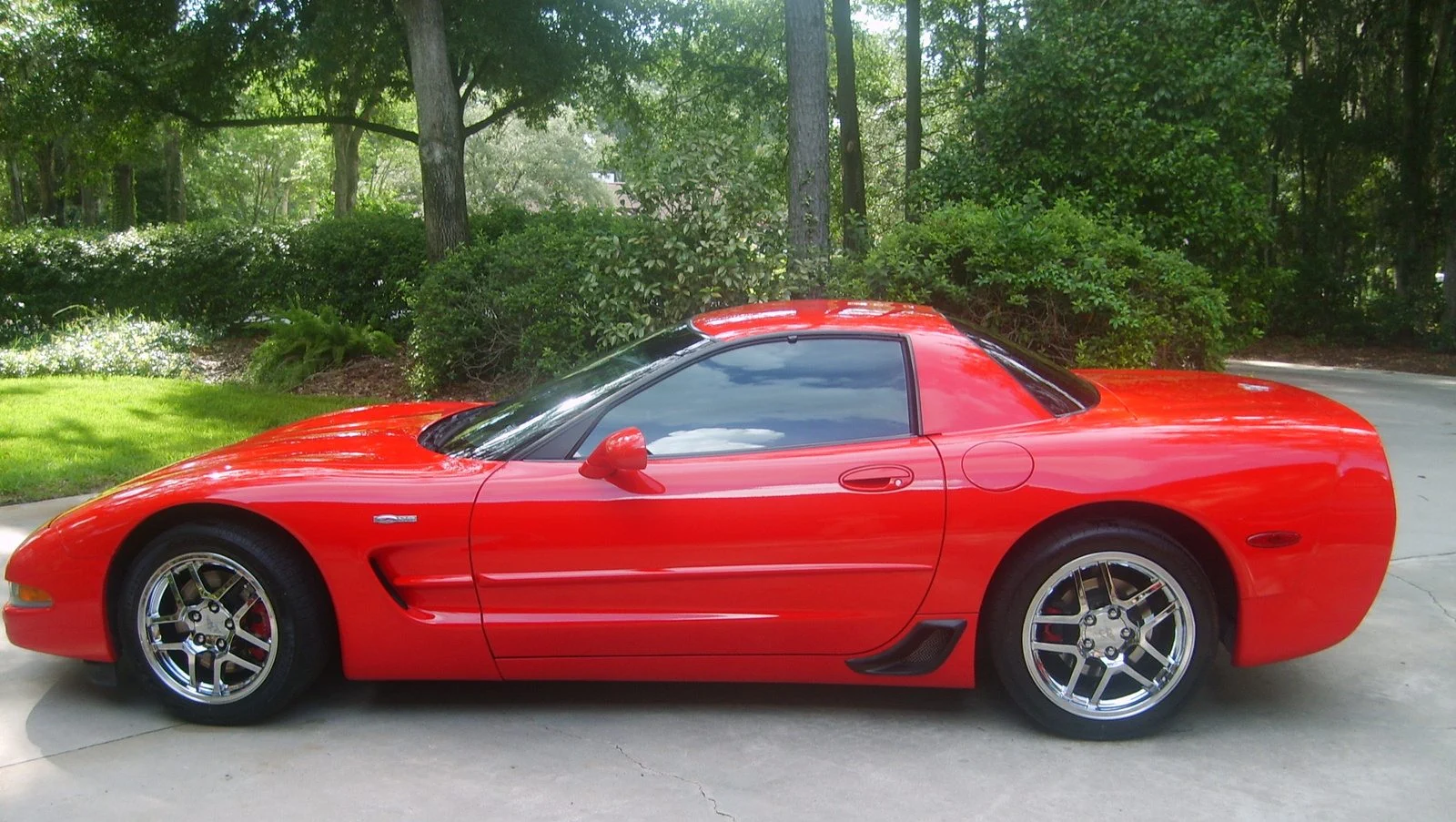 Click to Enlarge-Esc to Close Corvette Generations/C5/C5 2003 Red Z06 Left.webp